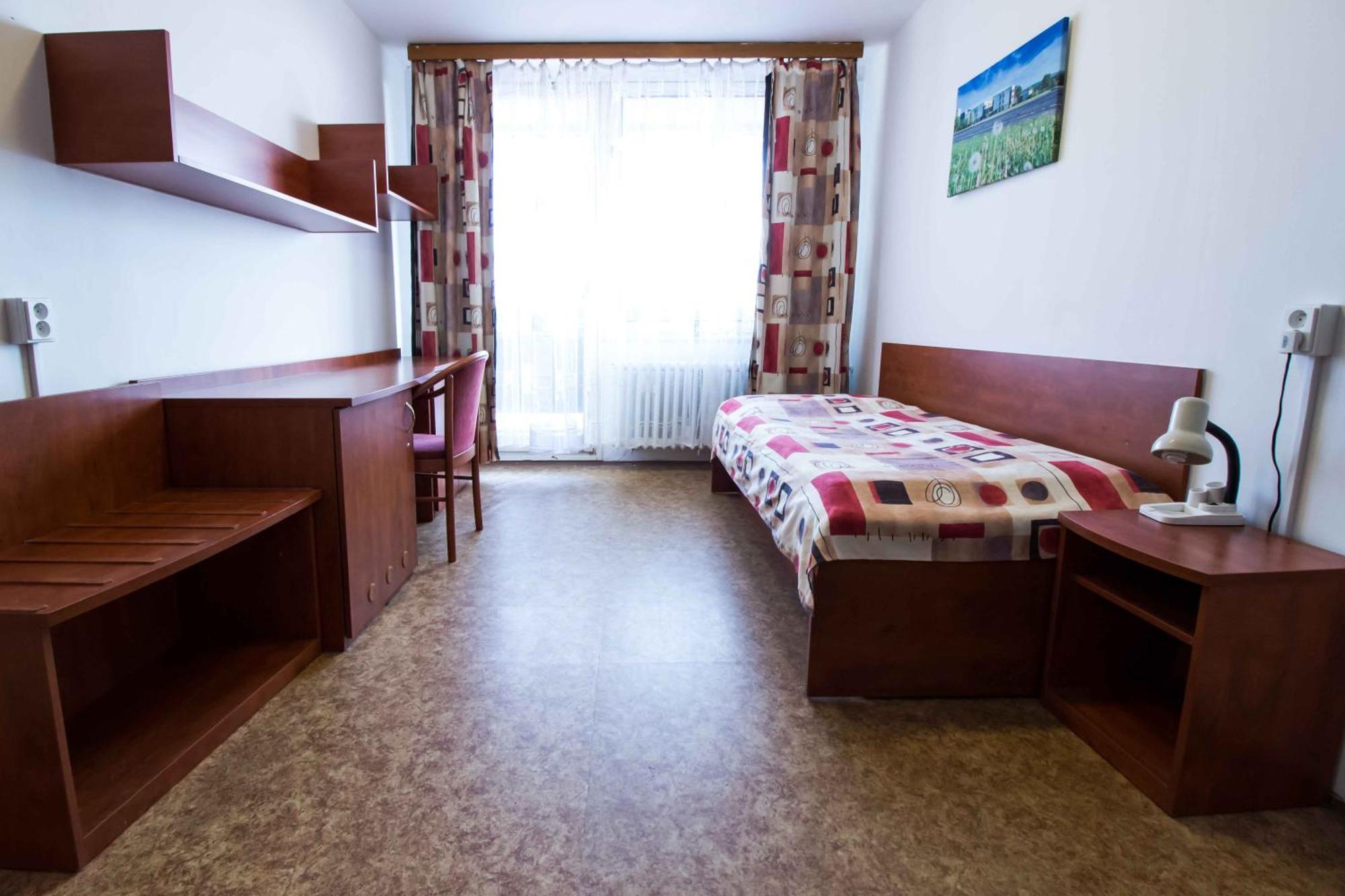 Auberge de jeunesse Eislerova Kolej Jarov à Prague Extérieur photo