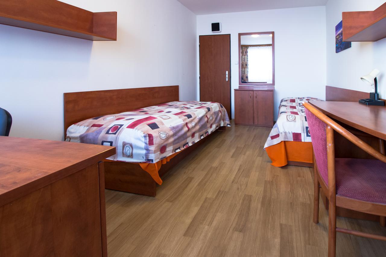 Auberge de jeunesse Eislerova Kolej Jarov à Prague Extérieur photo